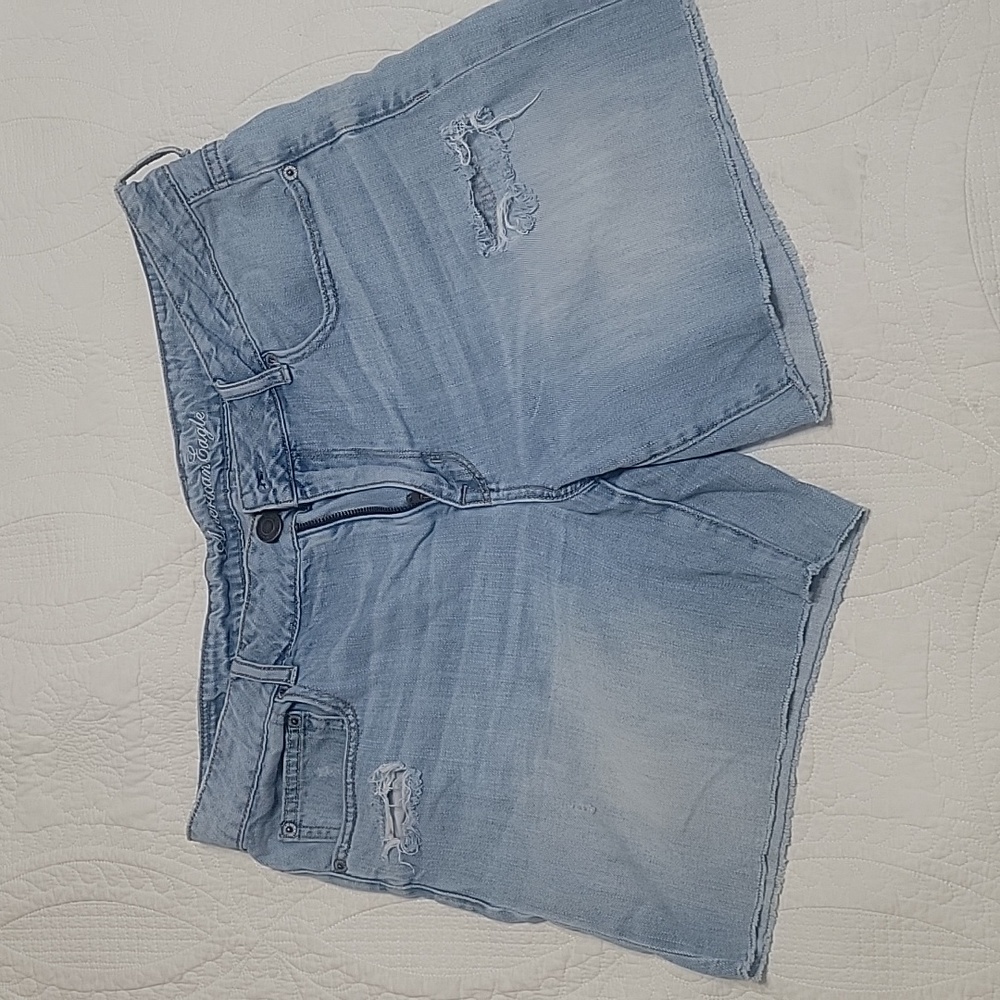 |American Eagle Outfitters | size 12| Midi Short | light wash | Jean Short|